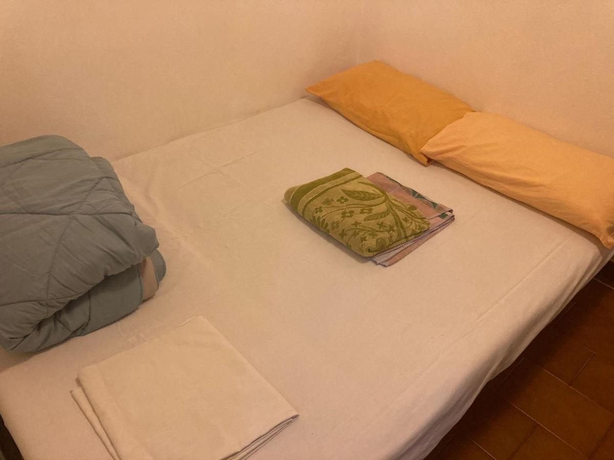 Cheerful Room, Sharing Kitchen In A Cosy Family Art House, Ideal For One Person Or Couple 圣雷默 外观 照片